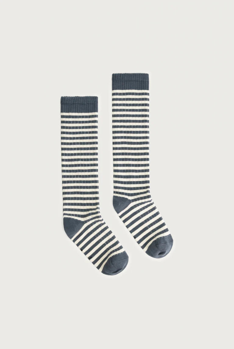 Lange, gerippte Socken in verschiedenen Farbeb